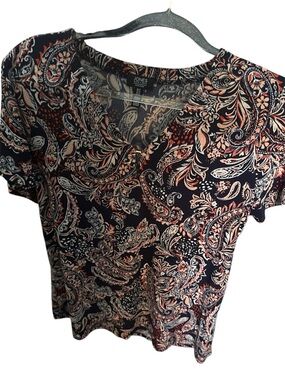Jones New York Navy Paisley V-Neck Short Sleeve Top with Coral and Cream Accents
